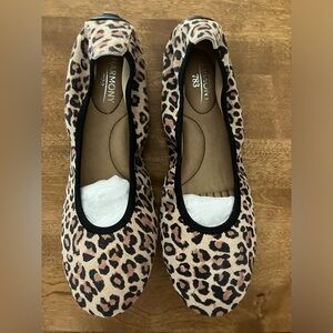 Leopard 783 Harmony Flats Women’s sz 10
